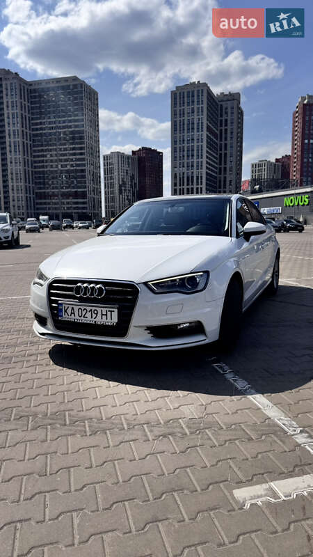 Седан Audi A3 2016 в Киеве