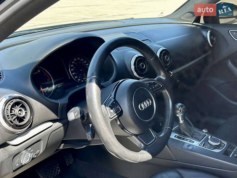 Седан Audi A3 2015 в Запоріжжі