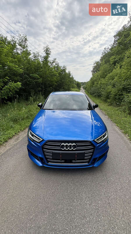 Седан Audi A3 2017 в Харькове