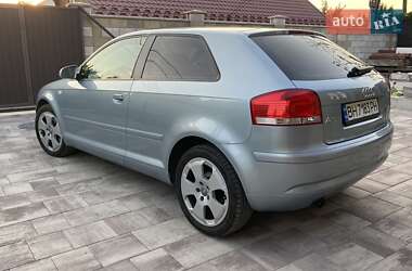 Хетчбек Audi A3 2003 в 