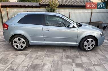 Хетчбек Audi A3 2003 в 