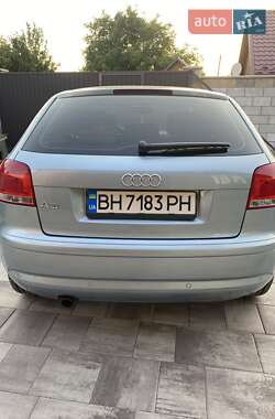 Хетчбек Audi A3 2003 в 