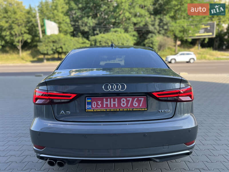 Седан Audi A3 2017 в Рівному