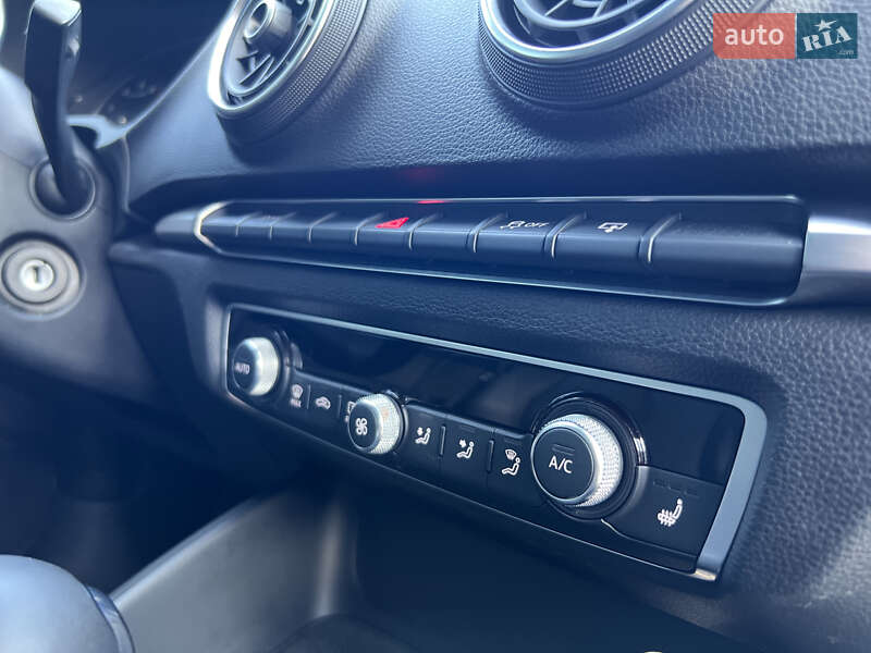 Седан Audi A3 2017 в Рівному