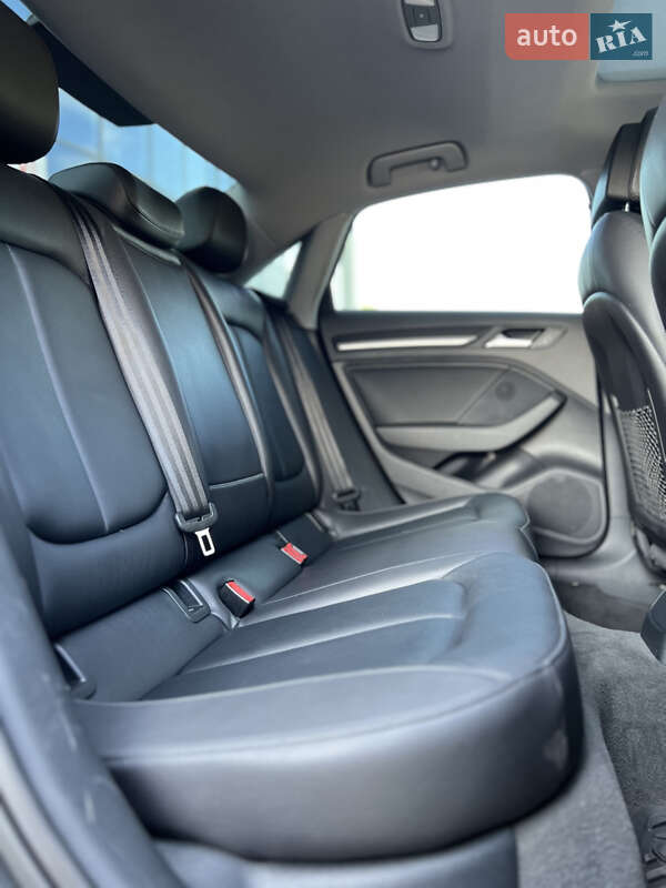 Седан Audi A3 2017 в Рівному