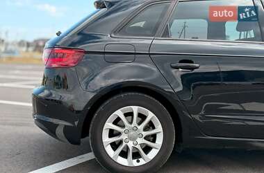 Хетчбек Audi A3 2016 в 