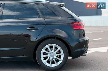 Хетчбек Audi A3 2016 в 