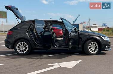 Хетчбек Audi A3 2016 в 