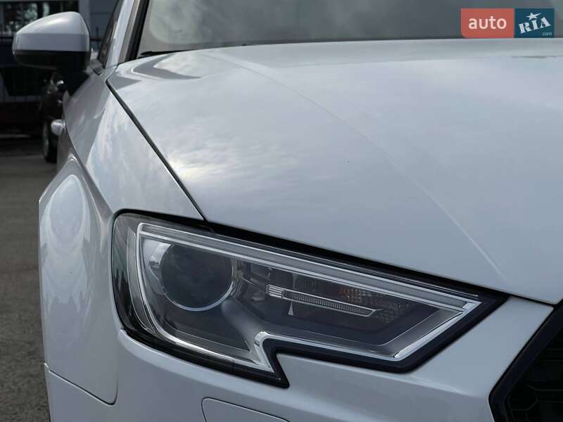 Седан Audi A3 2015 в Киеве