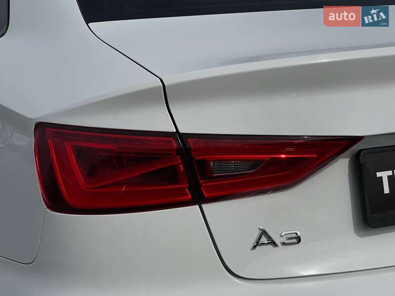 Седан Audi A3 2015 в Киеве