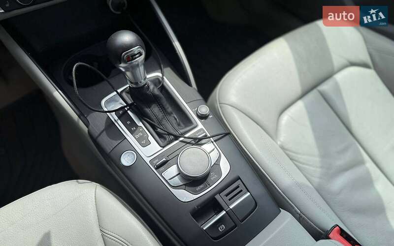 Седан Audi A3 2015 в Чернівцях