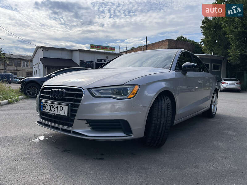 Седан Audi A3 2014 в Львові