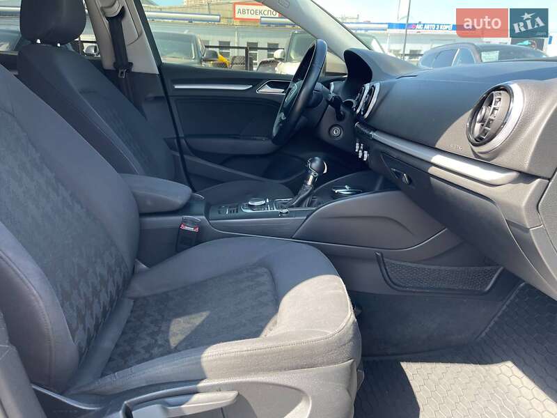 Седан Audi A3 2013 в Києві