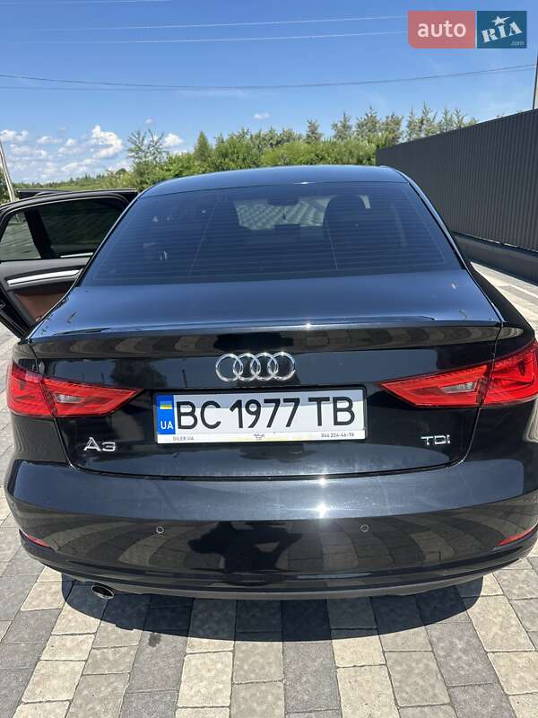 Седан Audi A3 2015 в Львові