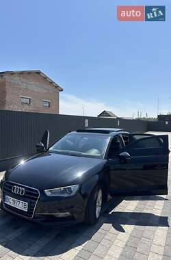 Седан Audi A3 2015 в Львове