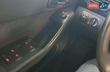 Хэтчбек Audi A3 2002 в 