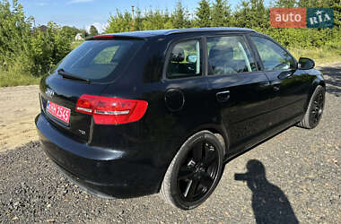 Хэтчбек Audi A3 2011 в 