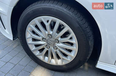 Хэтчбек Audi A3 2016 в 