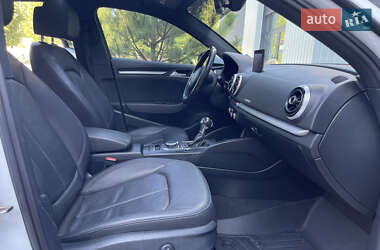 Хэтчбек Audi A3 2016 в 