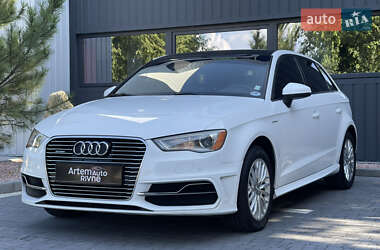 Хэтчбек Audi A3 2016 в 