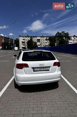 Хэтчбек Audi A3 2009 в 