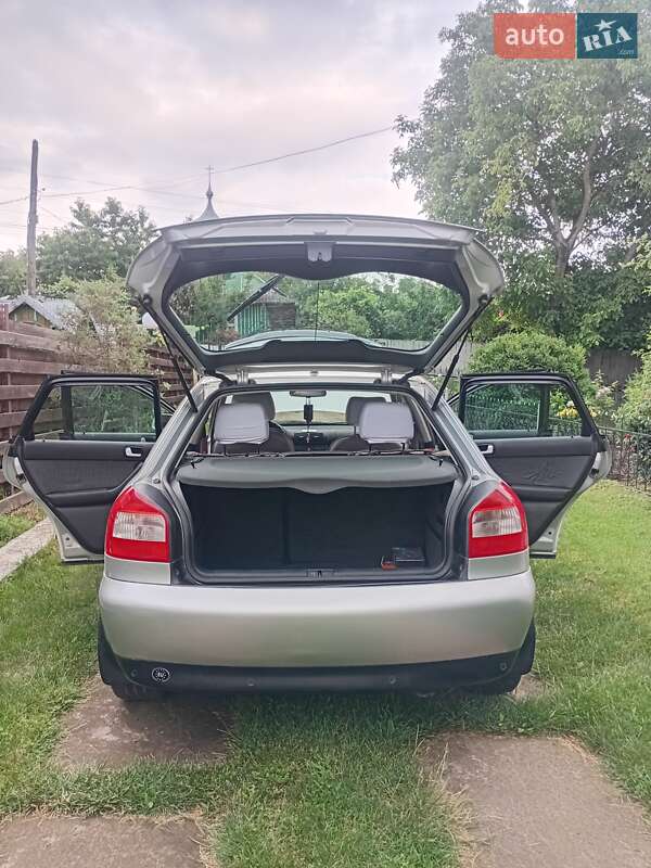 Хэтчбек Audi A3 2002 в Кицмани
