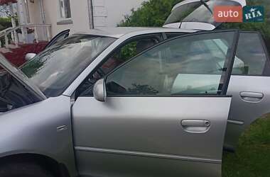 Хэтчбек Audi A3 2002 в 