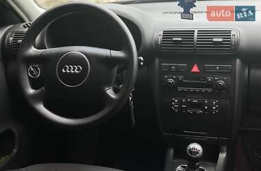 Хетчбек Audi A3 2002 в 