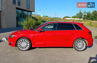 Хэтчбек Audi A3 2016 в 