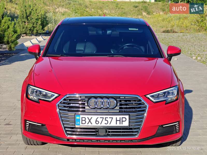 Хэтчбек Audi A3 2016 в Хмельницком