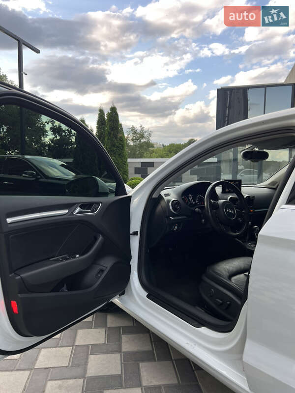 Седан Audi A3 2014 в Киеве