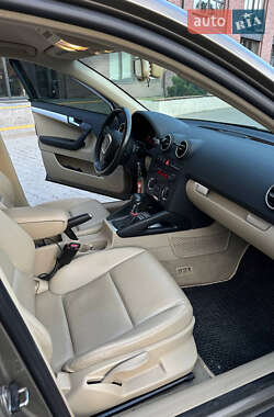 Хэтчбек Audi A3 2006 в 