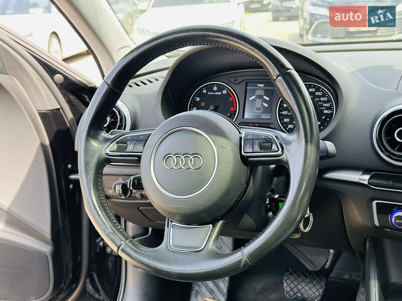 Седан Audi A3 2015 в Харькове