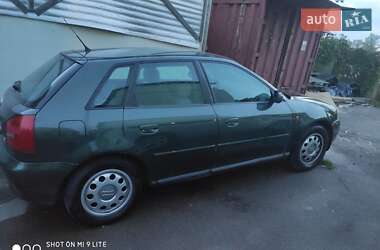 Хетчбек Audi A3 1999 в 