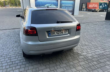 Хэтчбек Audi A3 2006 в 