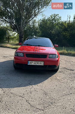 Хэтчбек Audi A3 1998 в 