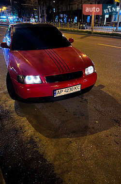 Хэтчбек Audi A3 1998 в 