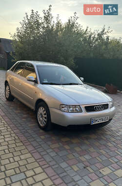 Хэтчбек Audi A3 2000 в 