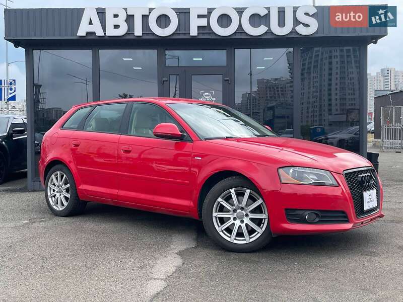 Хэтчбек Audi A3 2010 в 