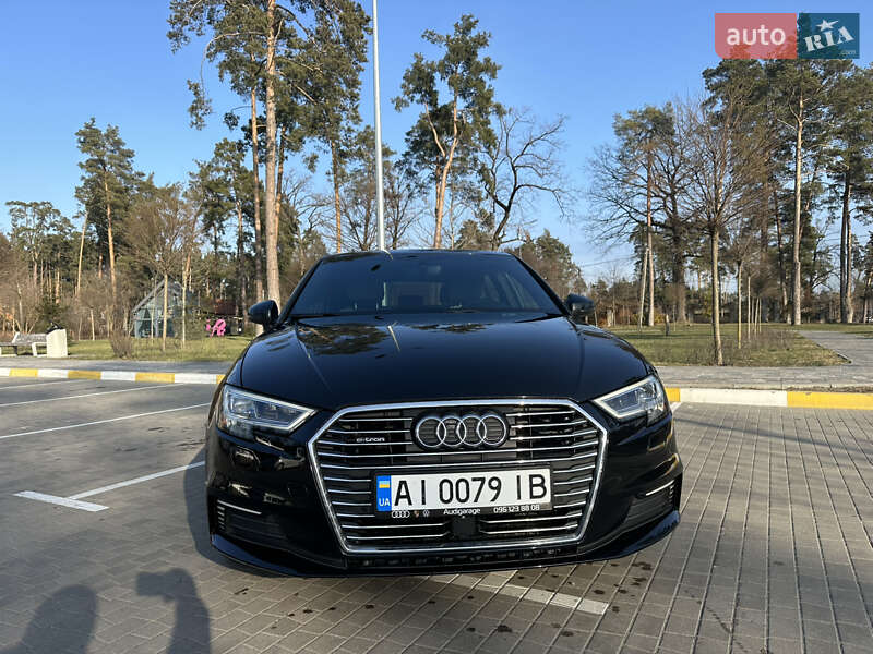 Хэтчбек Audi A3 2017 в Киеве