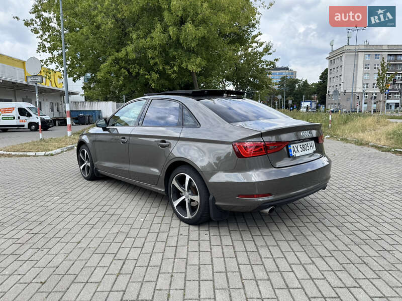 Седан Audi A3 2015 в Самборі