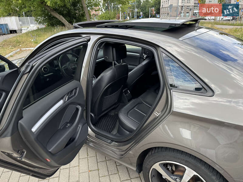 Седан Audi A3 2015 в Самборі