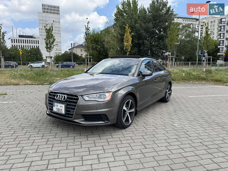 Седан Audi A3 2015 в Самборі