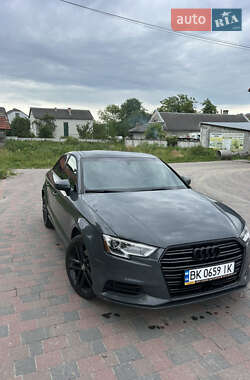 Седан Audi A3 2018 в Львові
