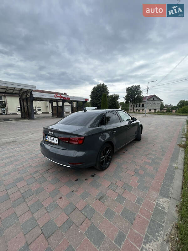 Седан Audi A3 2018 в Львові