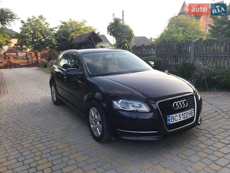 Хетчбек Audi A3 2012 в 