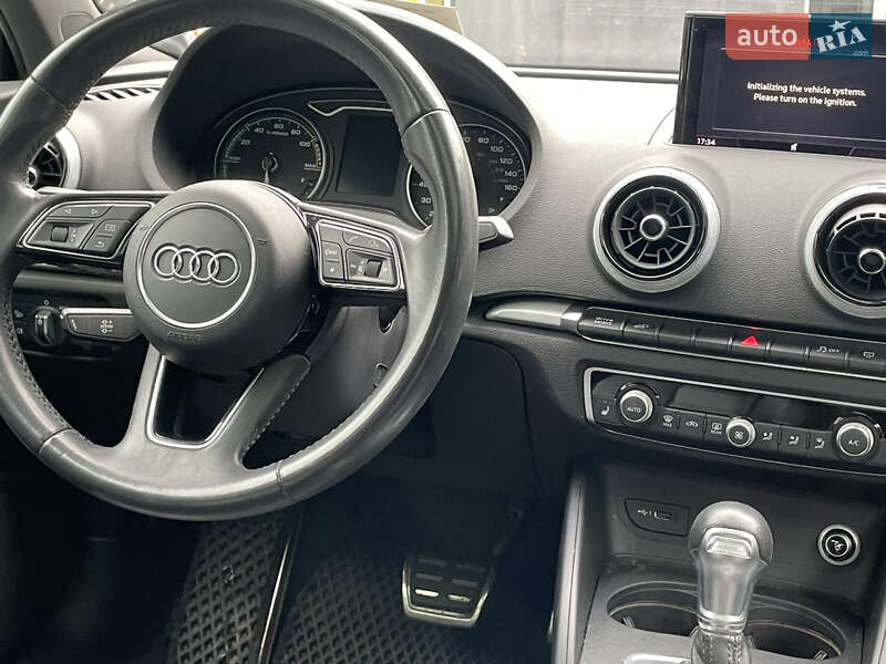 Хэтчбек Audi A3 2017 в Львове