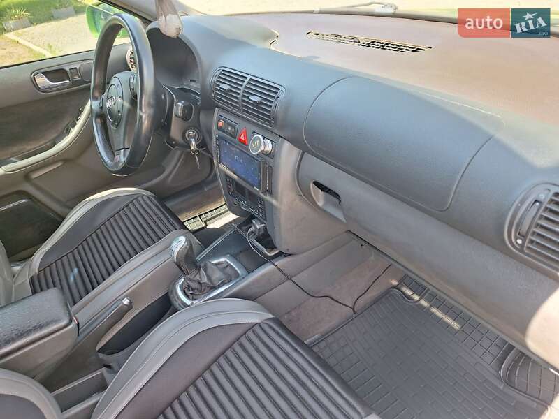 Хетчбек Audi A3 1997 в Чернівцях