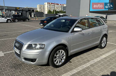 Хетчбек Audi A3 2004 в 