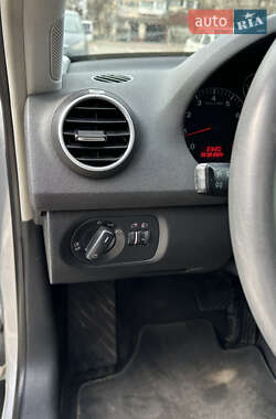Хетчбек Audi A3 2004 в 